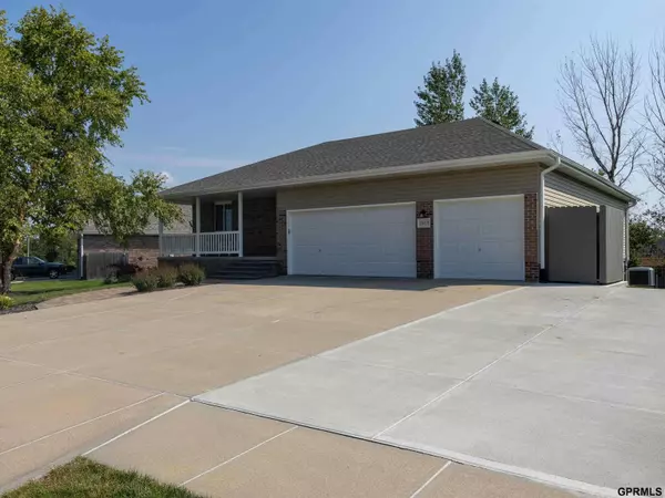 10419 N 150 Street, Bennington, NE 68007