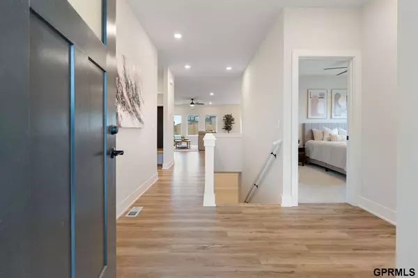 11705 Port Royal Drive, Papillion, NE 68046