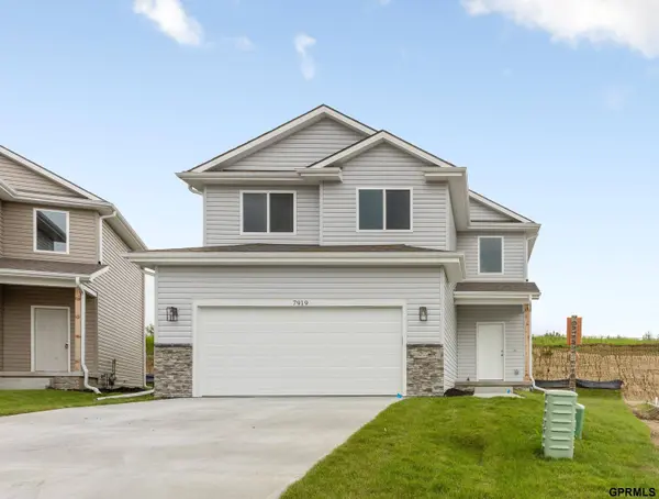 7925 N 94 Street, Omaha, NE 68122