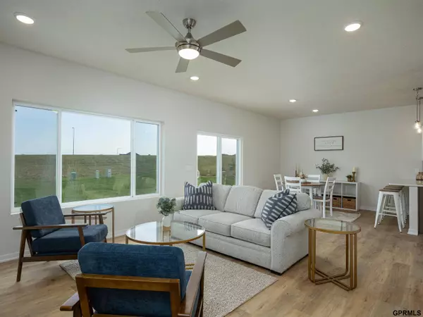 11704 S 125th Street, Papillion, NE 68046