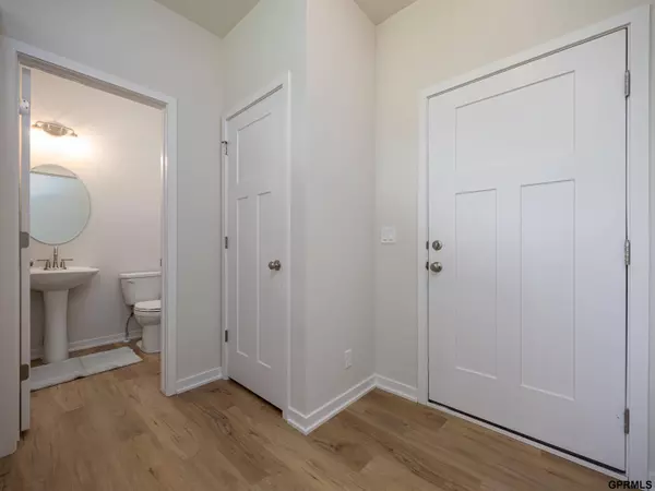 11702 S 125th Street, Papillion, NE 68046