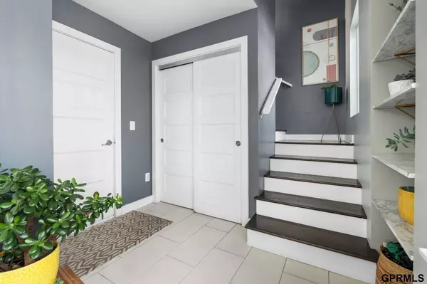 1236 S 10 Street, Omaha, NE 68108