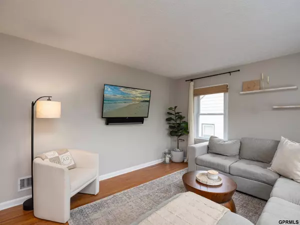 2115 S 49 Avenue, Omaha, NE 68106