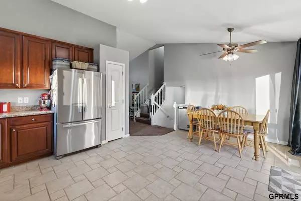 19719 X Street, Omaha, NE 68135