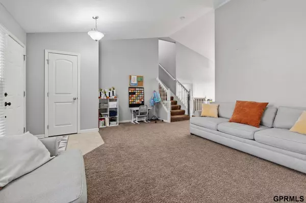 19719 X Street, Omaha, NE 68135