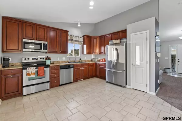 19719 X Street, Omaha, NE 68135