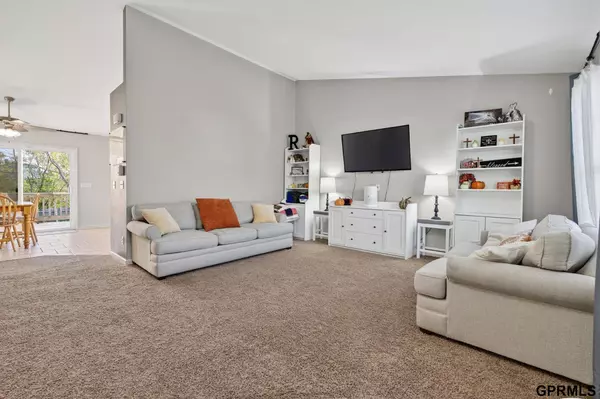 19719 X Street, Omaha, NE 68135