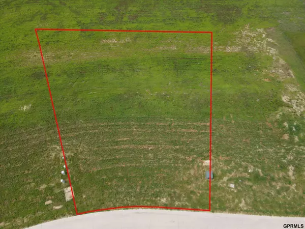 11686 S 124 Avenue, Papillion, NE 68046