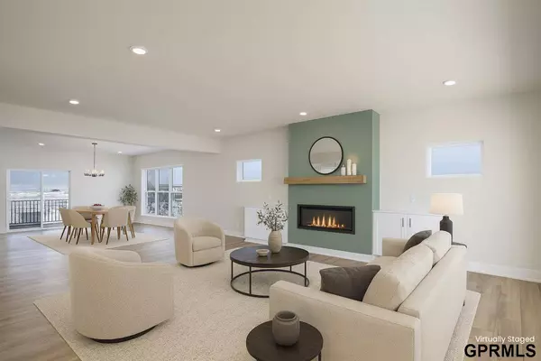 11052 S 216 Avenue, Gretna, NE 68028