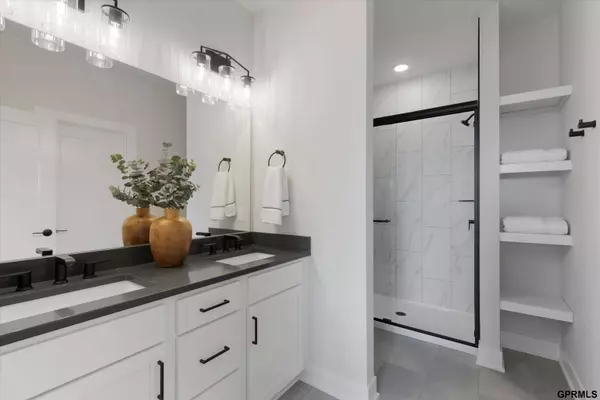 10901 N 161 Street, Bennington, NE 68007