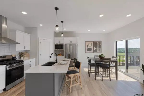 10901 N 161 Street, Bennington, NE 68007