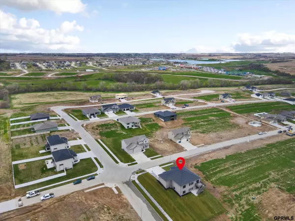 10901 N 161 Street, Bennington, NE 68007