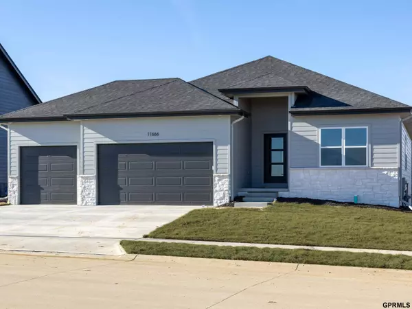 11666 S 124 Avenue, Papillion, NE 68046