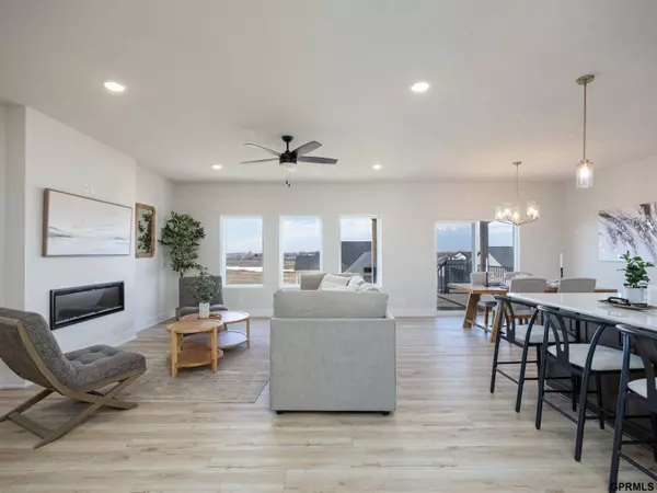 11666 S 124 Avenue, Papillion, NE 68046