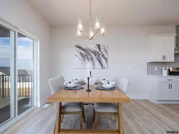 11666 S 124 Avenue, Papillion, NE 68046