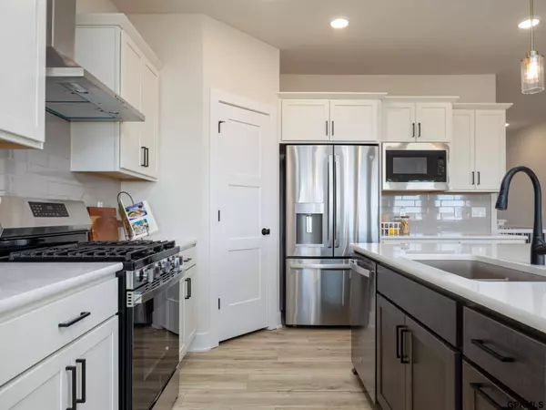 11666 S 124 Avenue, Papillion, NE 68046