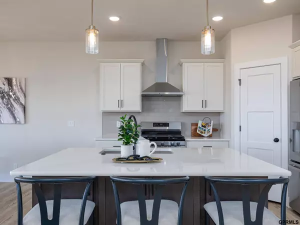 11666 S 124 Avenue, Papillion, NE 68046