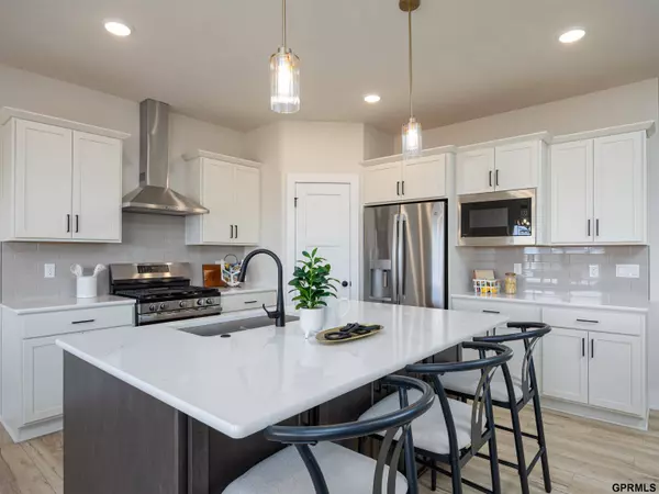 11666 S 124 Avenue, Papillion, NE 68046