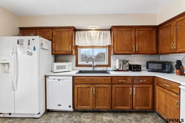 13614 Wallace Drive, Plattsmouth, NE 68048