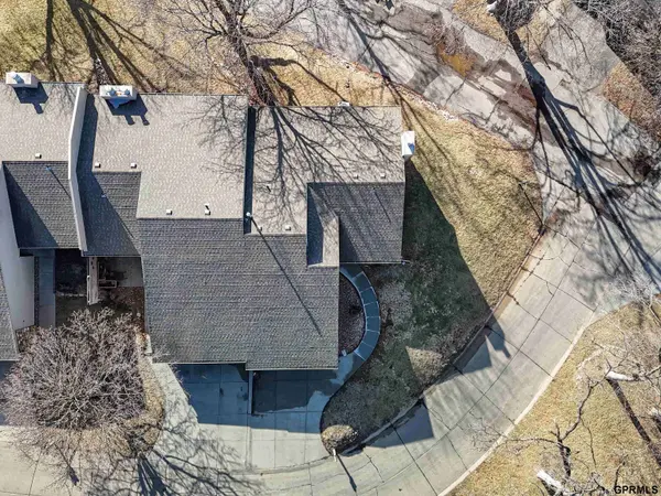 910 S 153 Court, Omaha, NE 68154
