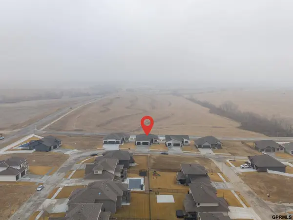 19112 Pinehurst Avenue, Omaha, NE 68136