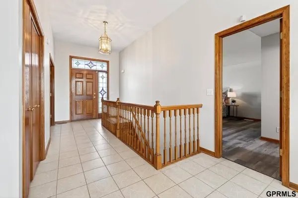 15707 Sahler Street, Omaha, NE 68116