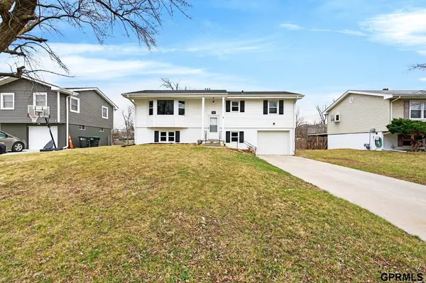 6219 N 66 Street, Omaha, NE 68104