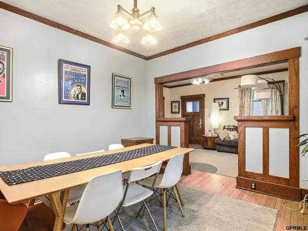 2334 S 31 Street, Omaha, NE 68105