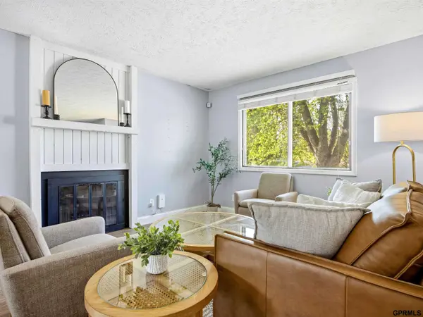 3302 Granada PKWY, Bellevue, NE 68123