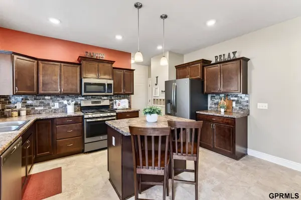 18818 Briar ST, Omaha, NE 68136