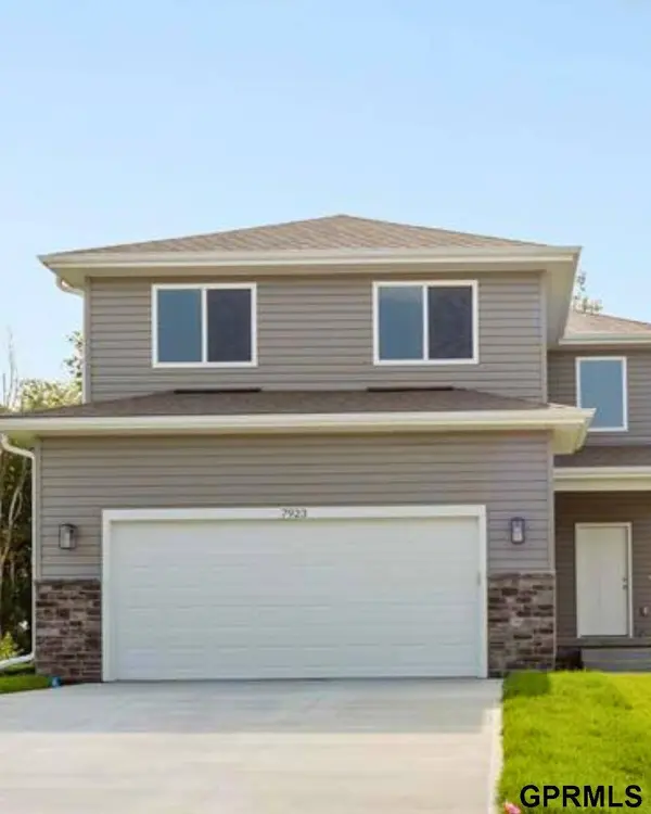 7921 N 94 ST, Omaha, NE 68122