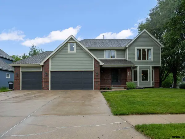 406 S 159 AVE, Omaha, NE 68118