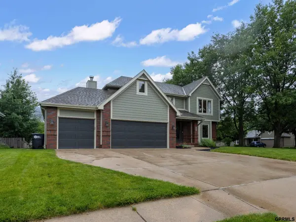 406 S 159 AVE, Omaha, NE 68118