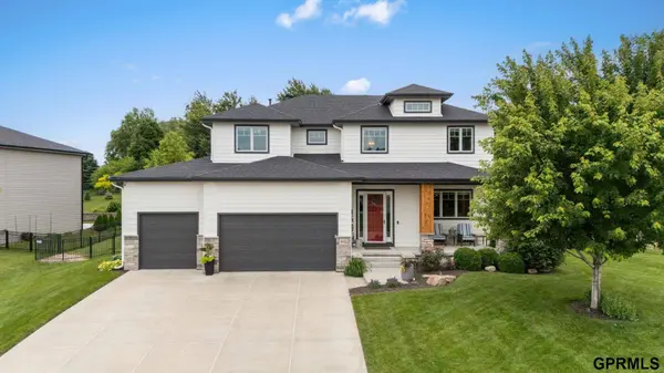8121 N 163rd AVE, Bennington, NE 68007