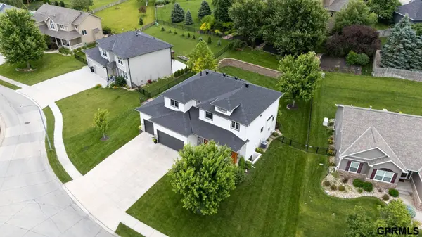 8121 N 163rd AVE, Bennington, NE 68007