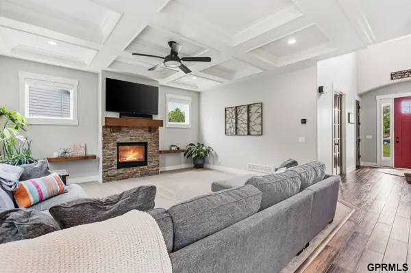8121 N 163rd AVE, Bennington, NE 68007