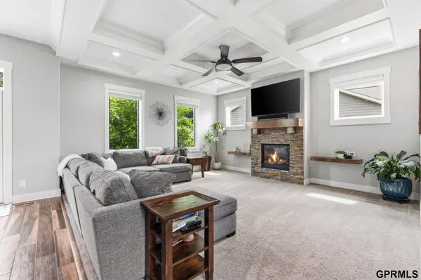 8121 N 163rd AVE, Bennington, NE 68007