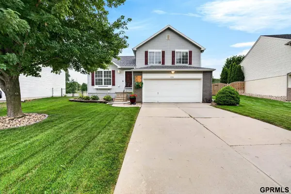 8226 N 154th AVE, Bennington, NE 68007