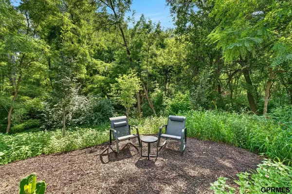 13481 Ogden Plaza Circle, Omaha, NE 68164