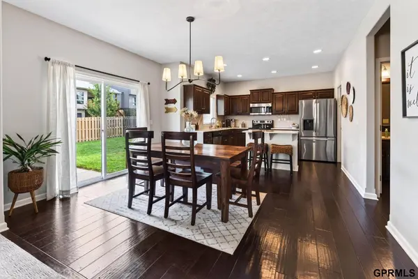 17320 Bedford AVE, Omaha, NE 68116