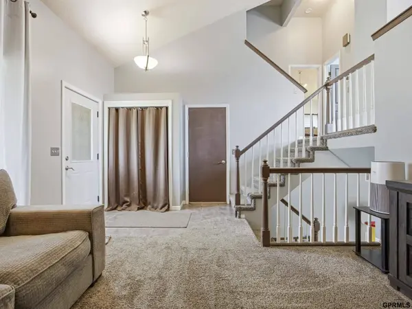 5017 N 129 ST, Omaha, NE 68164