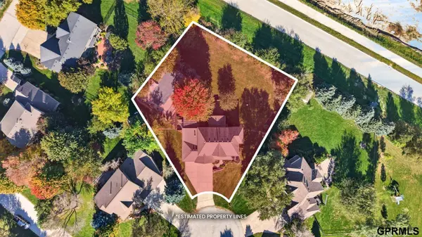 21302 Ridgewood Road CIR, Omaha, NE 68022