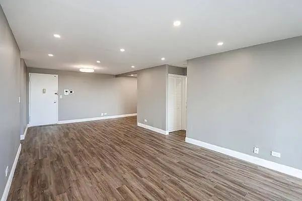 2 Bay Club DR #1Z3, Bayside, NY 11360