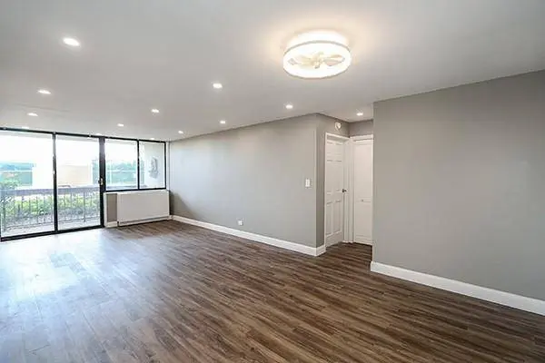 2 Bay Club DR #1Z3, Bayside, NY 11360