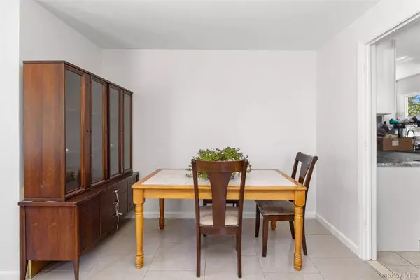 30 45th ST, Copiague, NY 11726