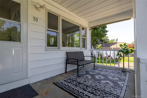 30 45th ST, Copiague, NY 11726