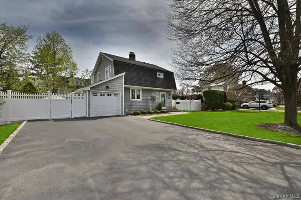 88 Webster ST, Westbury, NY 11590