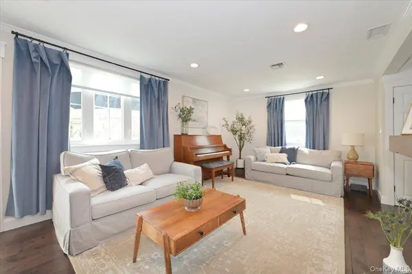 88 Webster ST, Westbury, NY 11590