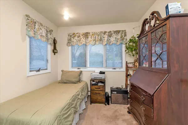 308 Hillcrest DR, Seaford, NY 11783