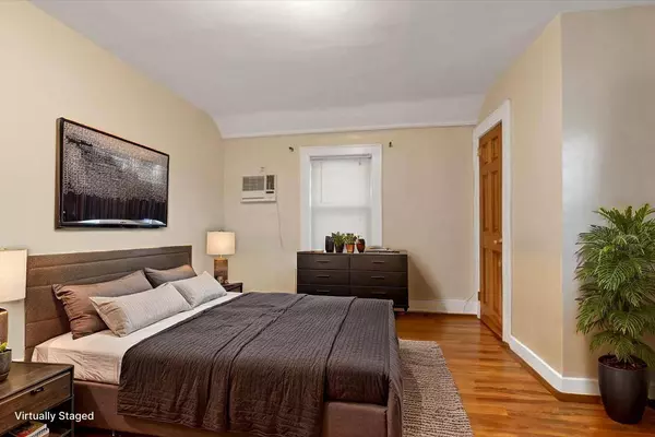 22228 Fairbury AVE, Queens Village, NY 11428